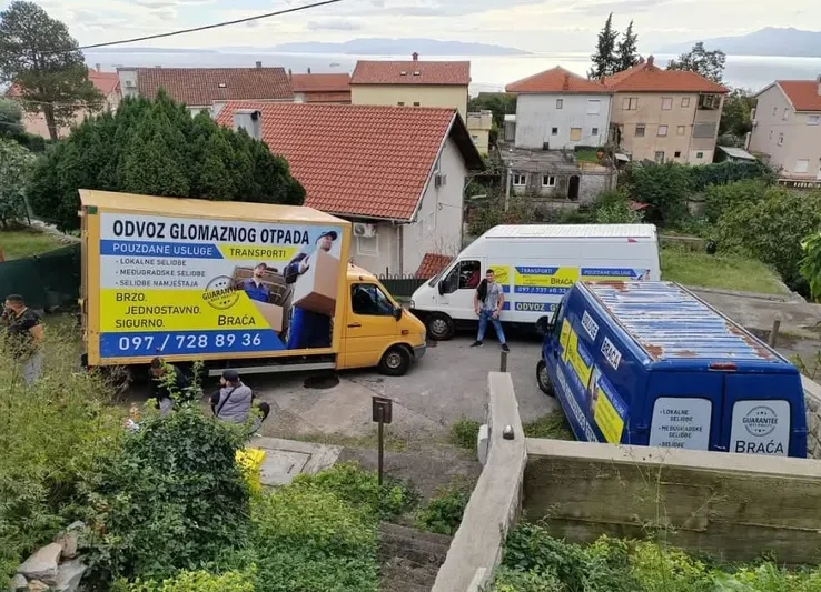 Vozilo Usluge Braća na hitnoj intervenciji
